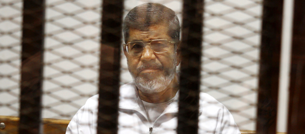 Mısır'da seçilmiş Cumhurbaşkanı Mursi'ye idam cezası!